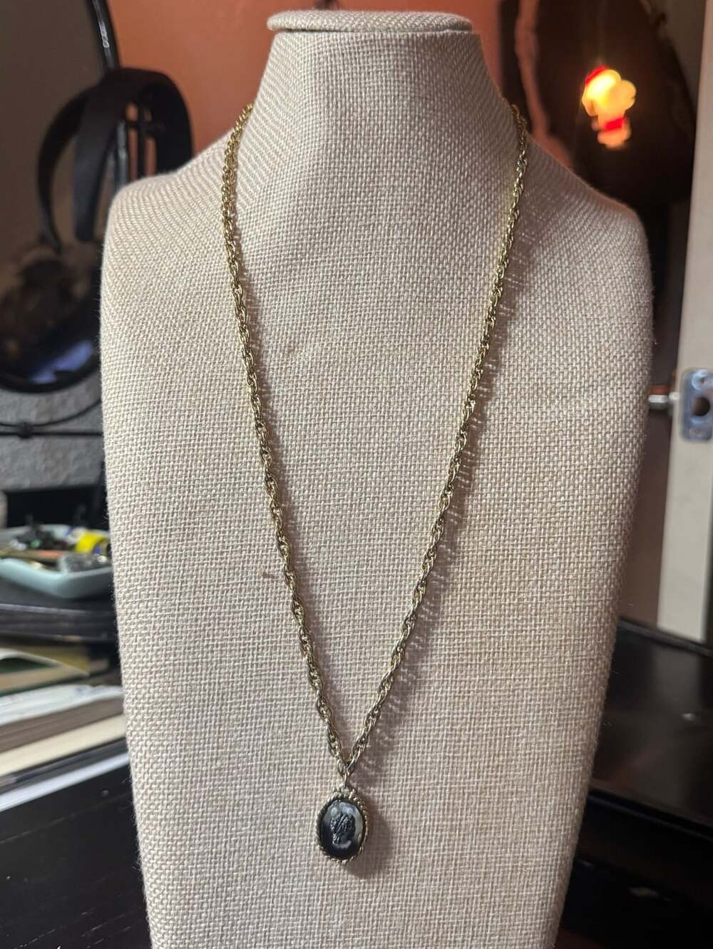 Vintage Black Cameo Pendant Necklace Gold Tone Rope Chain